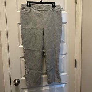Chico's Light Gray Cropped Dress Pants